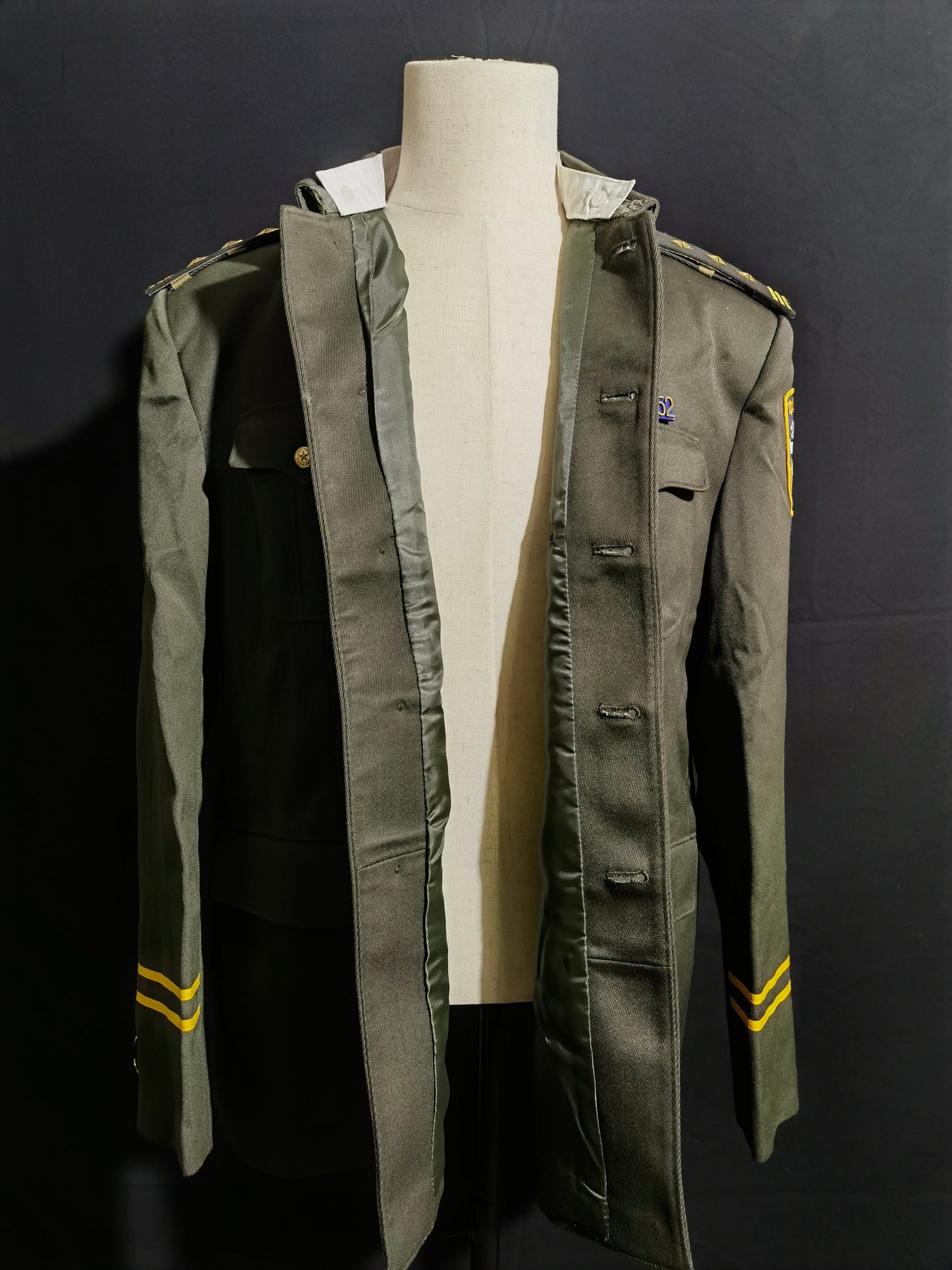 Original Type 95 Police Winter Uniform Set (Wool Gabardine Lapel Jacket, Trousers & Winter Fur Cap, Grade 1 Superintendent)